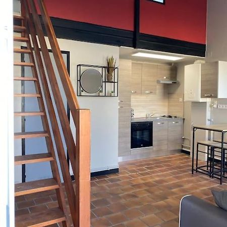 Studio Duplex Meuble Avec Place De Parking Surgères 外观 照片
